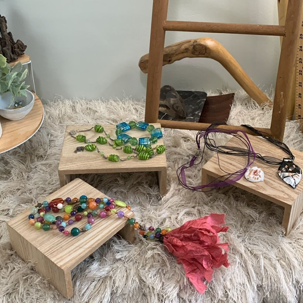 Bundle Of Glass Art‎ Costume Jewelry Four Necklaces And 1 Stretch Bracelet